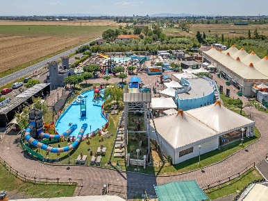 Foto Attività commerciale a San Giuliano Terme di 18000 m² con 10 locali
