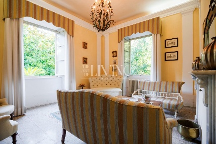 Foto Villa unifamiliare a Lucca San Concordio di 480 m² con 16 locali