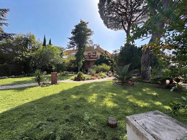 Foto Villa bifamiliare a Anzio Cioccati, Zucchetti di 185 m² con 6 locali