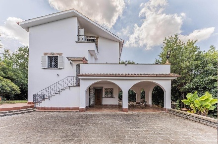 Foto Villa unifamiliare in via Aviatina 39, Cerveteri Centro di 330 m²