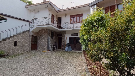 Foto Appartamento a Invorio Centro di 73 m² con 3 locali in vendita