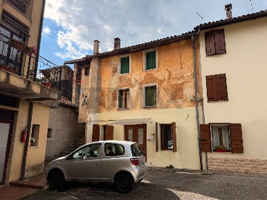 Foto Appartamento in Via Per Nogarè 69, Belluno Centro di 160 m² in vendita