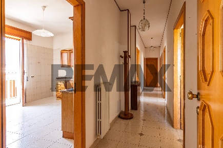 Foto Appartamento in VIALE LIBERTA' SNC, Rosolini di 195 m² con 6 locali