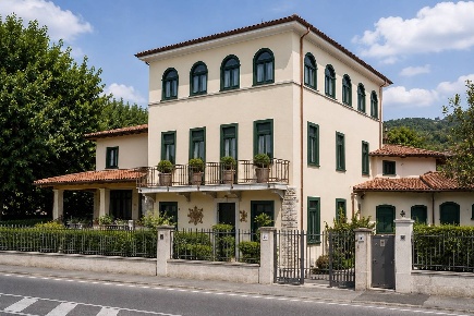 Foto Villa a schiera in Viale Sant'eufemia 56, Brescia di 150 m² in vendita