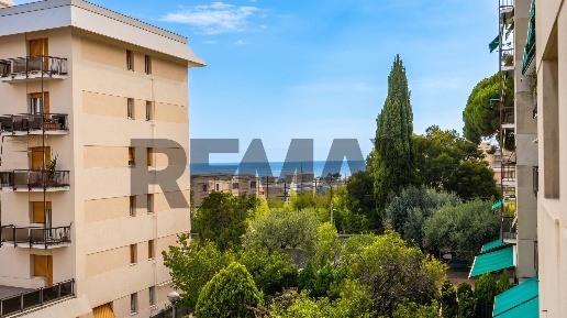 Foto Appartamento in Via Castagnevizza 19, Genova Multedo di 136 m²