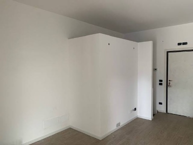Foto Negozio in via matteotti, Bernareggio di 90 m² con 2 locali in affitto