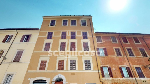 Foto Magazzino in Via Dei Quattro Cantoni 39, Roma Colle Oppio di 45 m²