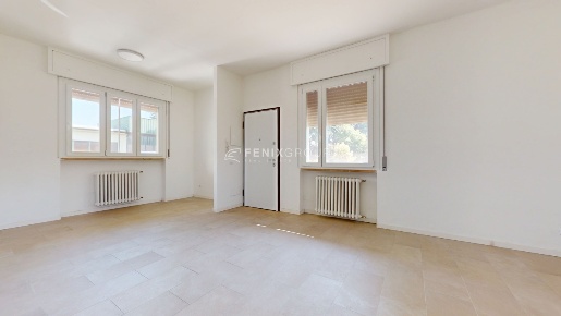 Foto Ufficio in Via Romagna 1, Opera Centro di 75 m² con 3 locali