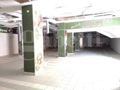 Foto Magazzino in Marcello Candia, Napoli Fuorigrotta di 350 m² in vendita