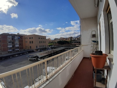 Foto Appartamento in via Cappuccini 124, Palermo di 143 m² in vendita