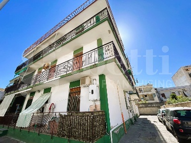 Foto Appartamento in Via Verga 25, Villafranca Tirrena Centro di 114 m²