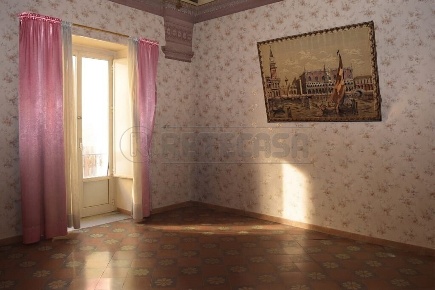 Foto Villa singola in via Santa Lucia, Altamura di 280 m² con 11 locali
