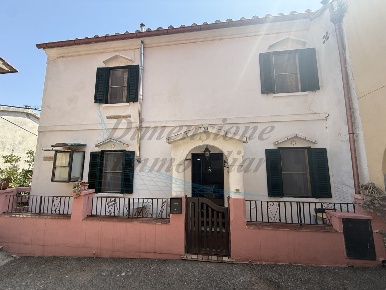 Foto Villa singola in Via Ricasoli, Rosignano Marittimo di 73 m² in vendita