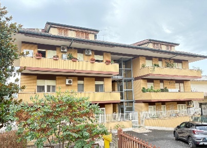Foto Appartamento in Via Mario de Bernardi 16, Guidonia Montecelio Centro