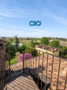 Foto Attico a Bologna Borgo Panigale di 170 m² con 7 locali in vendita