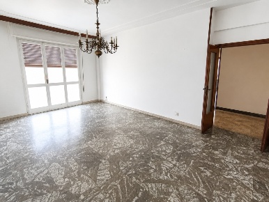 Foto Appartamento a Carrara Centro di 140 m² con 6 locali in vendita