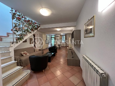 Foto Appartamento a Pietrasanta di 100 m² con 2 locali in affitto