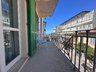 Foto Appartamento a Viareggio Lungomare di 100 m² con 4 locali in vendita