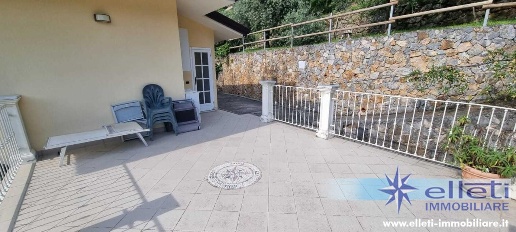 Foto Casa indipendente a Carrara di 110 m² con 6 locali in vendita