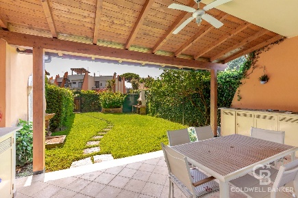 Foto Villa a schiera in Via Cesenatico 184, Fiumicino Fregene di 70 m²