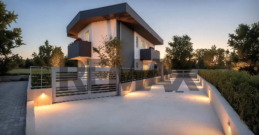 Foto Appartamento in VIA ROMA 3, Busnago di 124 m² con 3 locali in vendita