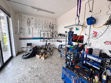 Foto Negozio in Via Feltrina, Treviso Monigo di 35 m² con 2 locali