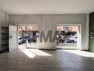 Foto Locale commerciale in Via Senatore Avvocato Edoardo Di Giovanni 47/49,