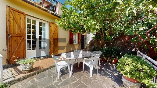 Foto Appartamento in Salita Sella 73, Genova Bavari di 130 m² con 4 locali