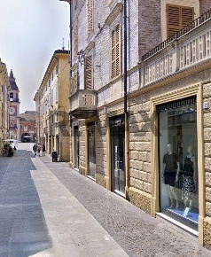 Foto Negozio in via ciro menotti 21, Sassuolo Centro di 258 m² con 5 locali