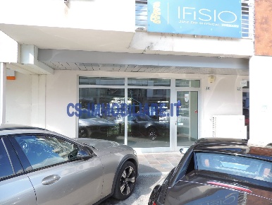 Foto Locale commerciale in Via Del Gallitello, Potenza Centro di 102 m²