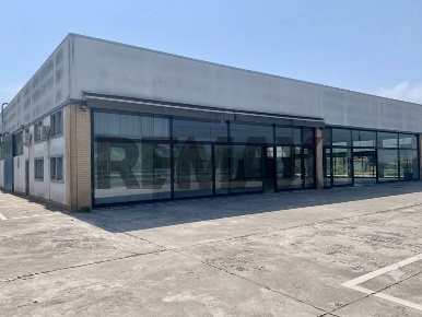 Foto Locale commerciale in Via Garibaldi 10, Paratico di 700 m² in vendita