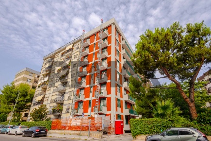 Foto Appartamento in Via Giacomo Tauro 3, Bari Poggiofranco di 125 m²