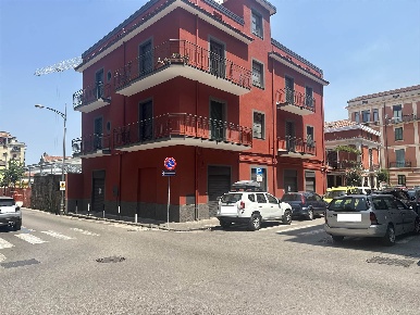 Foto Negozio a Cava de' Tirreni Centro di 170 m² con 2 locali in affitto