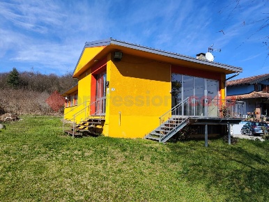 Foto Magazzino in Borgomanero, Comignago di 180 m² con 2 locali in vendita