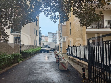Foto Magazzino in Viale Strasburgo 279, Palermo San Lorenzo di 80 m²