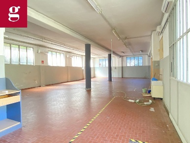 Foto Magazzino in Via Silvio Pellico 19, Settimo Milanese Centro di 390 m²