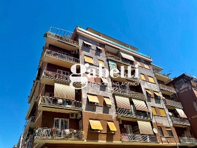Foto Appartamento in Via GIOVANNI PASSERINI 31, Roma Centocelle di 86 m²