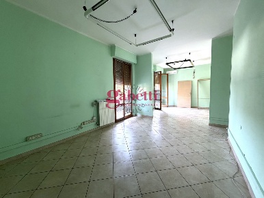 Foto Appartamento in Piazza Togliatti 55, Scandicci Centro di 131 m²
