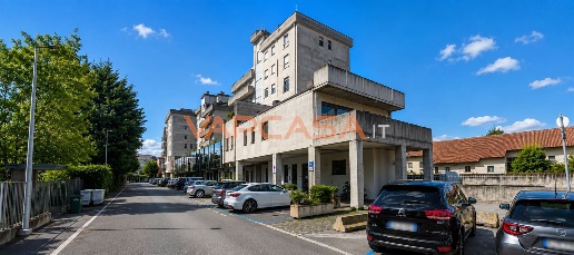 Foto Negozio a Treviglio di 47 m² con 2 locali in vendita