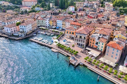Foto Appartamento in Via Dosso, Gargnano Centro di 68 m² con 3 locali