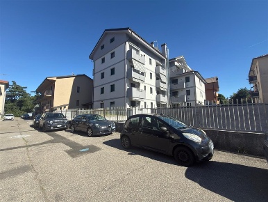 Foto Box in via I Maggio, Vittuone di 16 m² con 1 locali in vendita