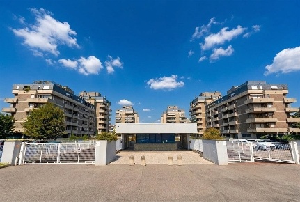 Foto Box in Via Capuana, Rho Stellanda - Castellazzo di 12 m² con 1 locali