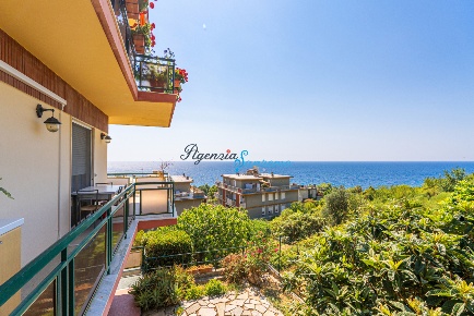 Foto Appartamento in Via Buonmoschetto SNC, Sanremo Foce - Semeria di 91 m²
