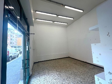 Foto Locale commerciale a Bologna Saffi di 30 m² con 1 locali in affitto