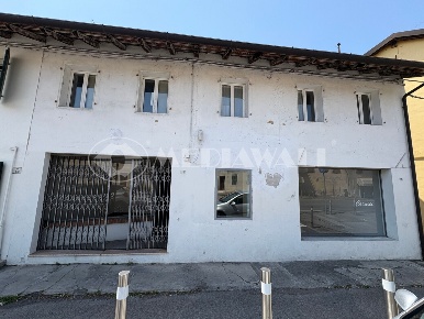 Foto Locale commerciale in Via Udine 10/A, Pordenone Borgomeduna di 56 m²