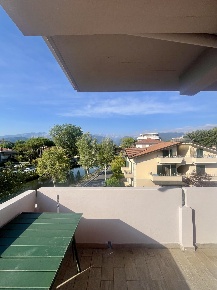 Foto Appartamento a Massa Marina di Massa Centro di 63 m² con 4 locali