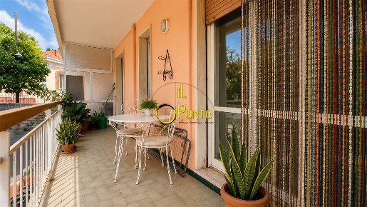 Foto Appartamento in Via Galileo Galilei, Sanremo Corso degli Inglesi