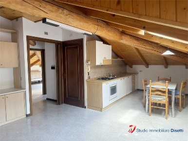 Foto Appartamento in Via Bernina, Borno Centro di 79 m² con 3 locali