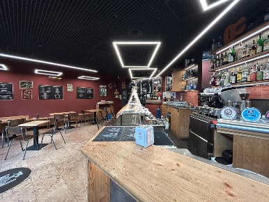 Foto Bar a Verona Veronetta di 100 m² con 2 locali in vendita