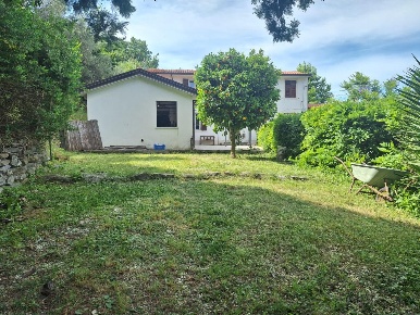 Foto Case indipendenti a Ameglia Centro di 90 m² con 4 locali in affitto